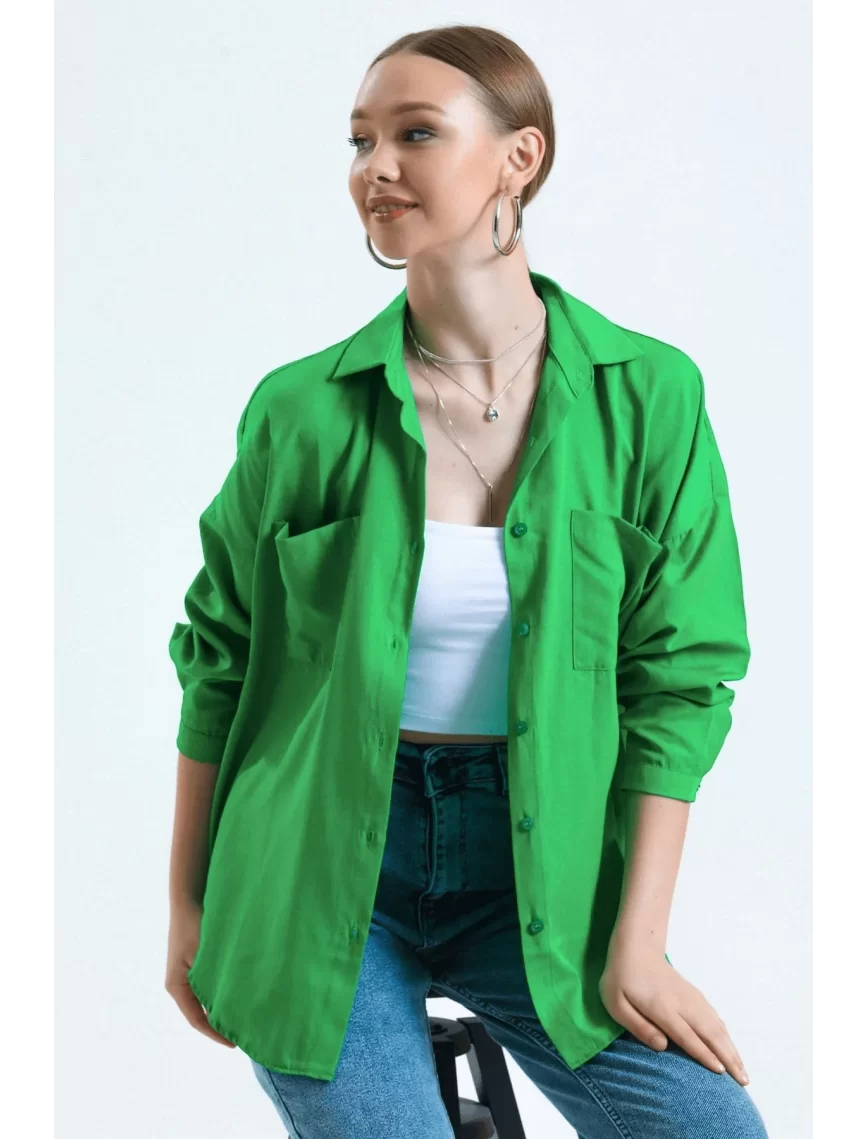 Kadın Yeşil Cepli Oversize Uzun Basic Poplin Gömlek Kadın Yeşil Cepli Oversize Uzun Basic Poplin Gömlek
