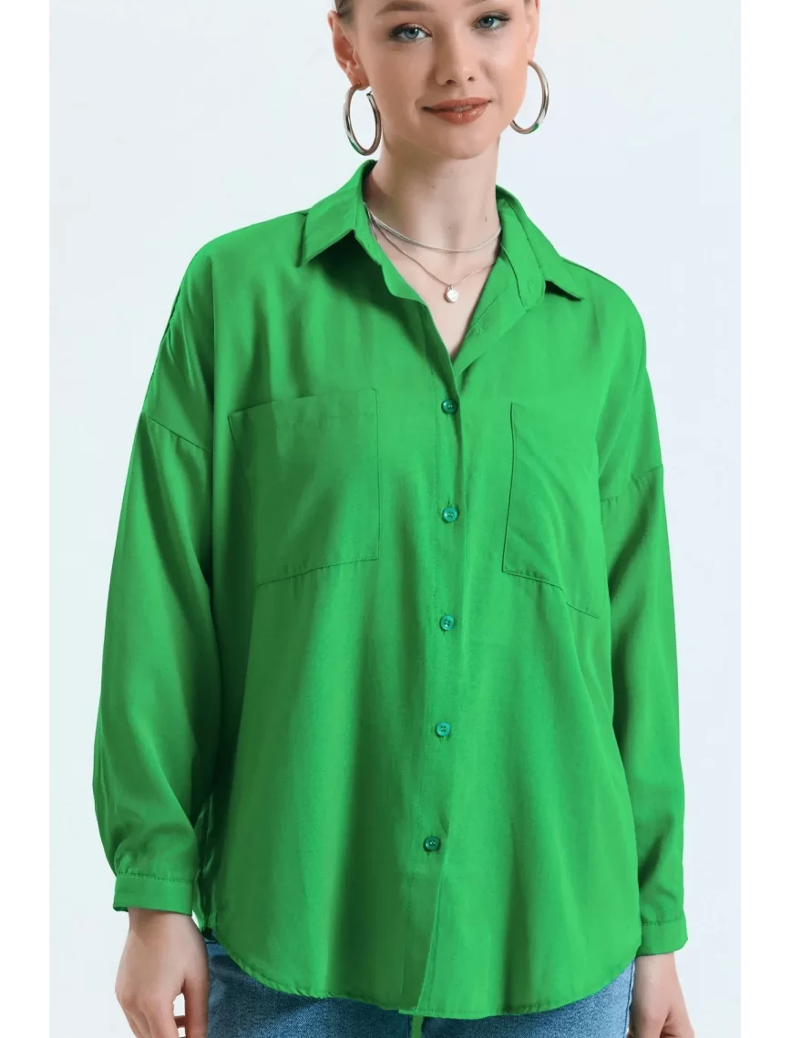 Kadın Yeşil Cepli Oversize Uzun Basic Poplin Gömlek Kadın Yeşil Cepli Oversize Uzun Basic Poplin Gömlek